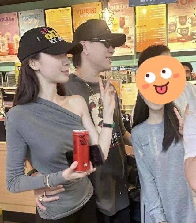 ag真人官网平台第一游戏易梦玲公开恋情后